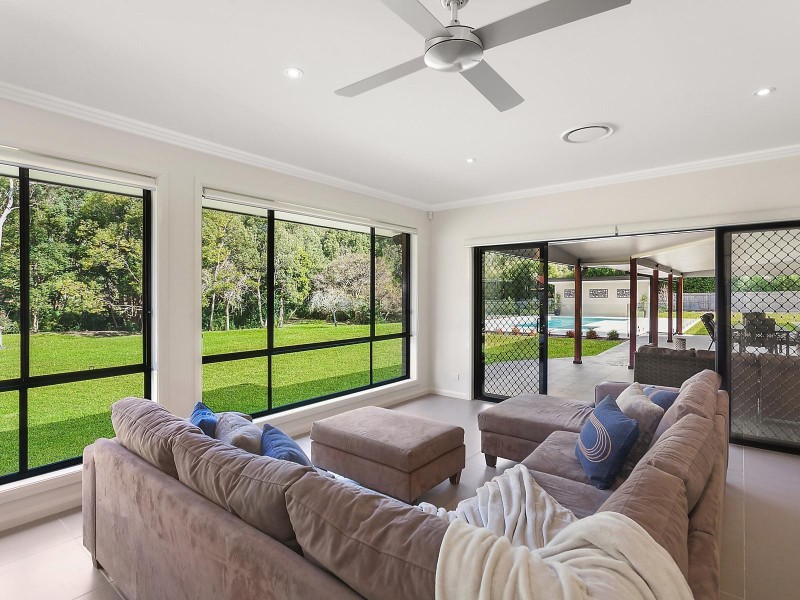 2/87 Oak Road, Matcham NSW 2250