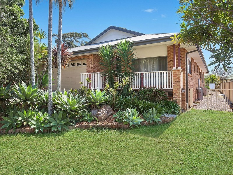 16 Boongala Avenue, Empire Bay NSW 2257