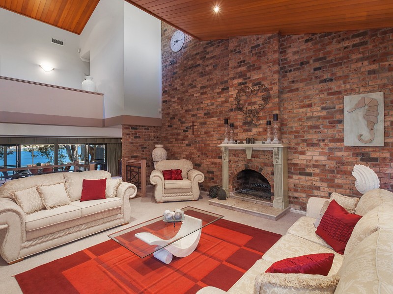 64 Daley Avenue, Daleys Point NSW 2257