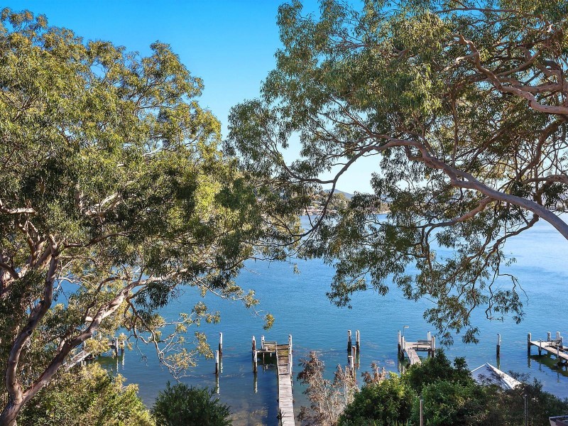 64 Daley Avenue, Daleys Point NSW 2257