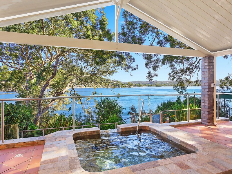64 Daley Avenue, Daleys Point NSW 2257