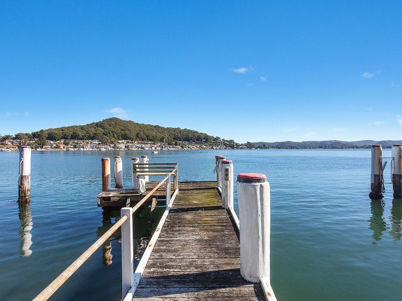 64 Daley Avenue, Daleys Point NSW 2257