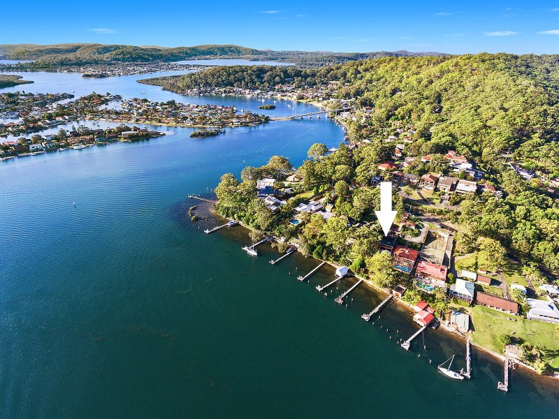 64 Daley Avenue, Daleys Point NSW 2257