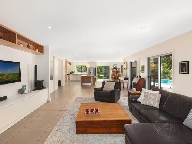 132 Oak Road, Matcham NSW 2250