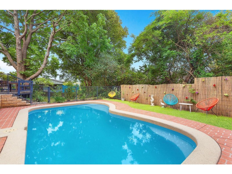 17 Robert Street, Wyoming NSW 2250