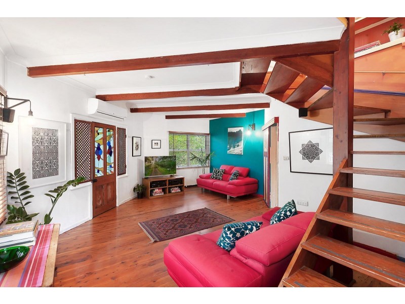 17 Robert Street, Wyoming NSW 2250