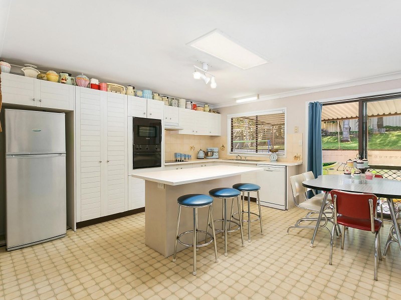 21 Shannon Parade, Berkeley Vale NSW 2261