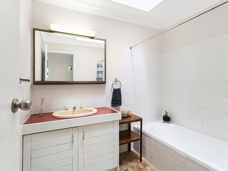 21 Shannon Parade, Berkeley Vale NSW 2261