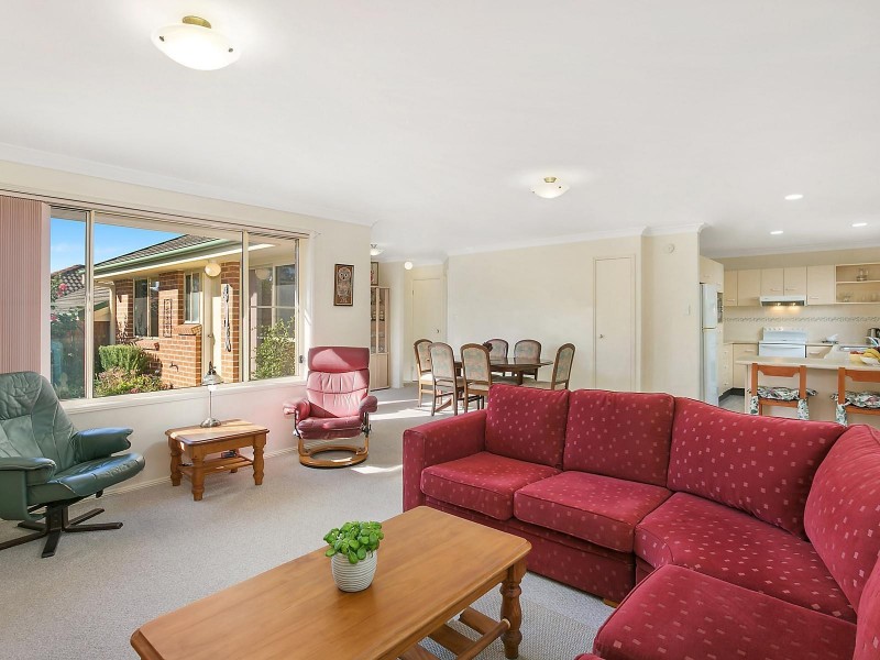 2/10 Sunny Waters Road, Kincumber NSW 2251