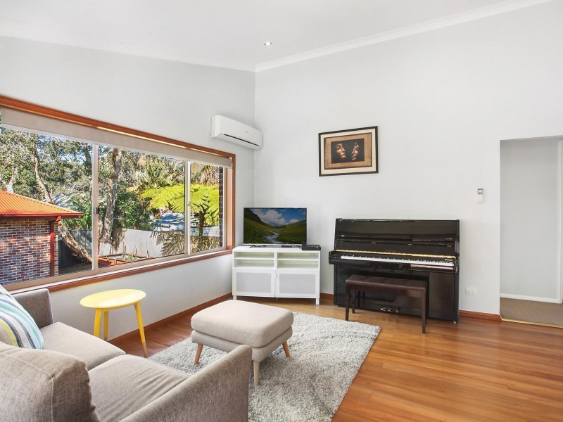 219 The Round Drive, Avoca Beach NSW 2251