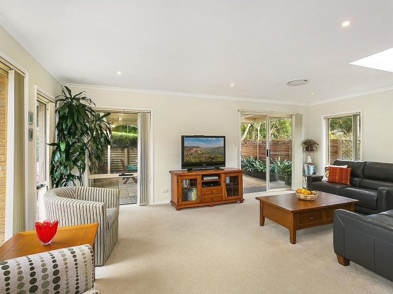 8 Finley Avenue, East Gosford NSW 2250