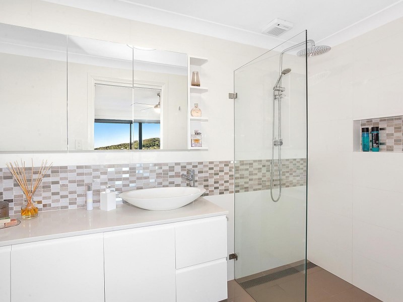 61 Berne Street, Bateau Bay NSW 2261