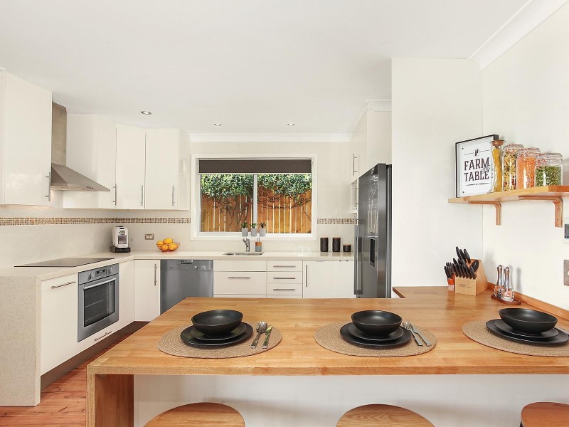 4 Fragar Avenue, Wyoming NSW 2250