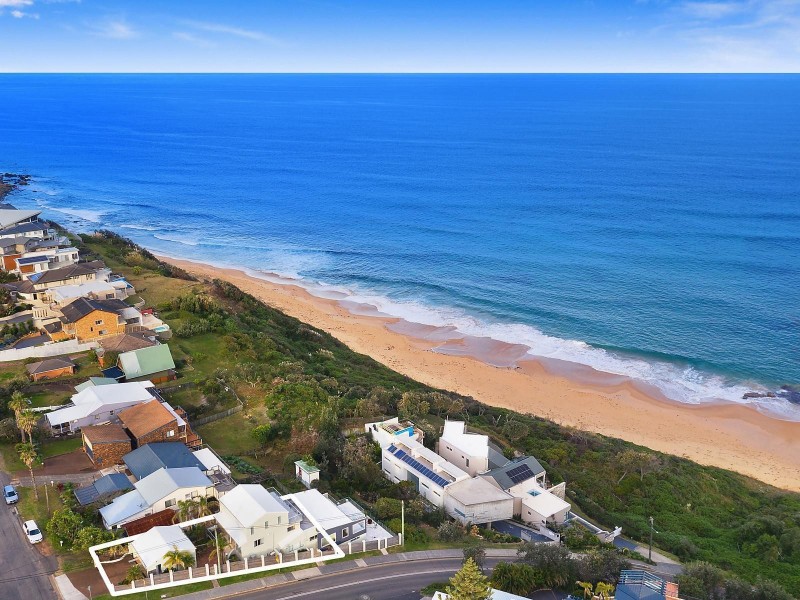 2/1 North Scenic Road, Forresters Beach NSW 2260