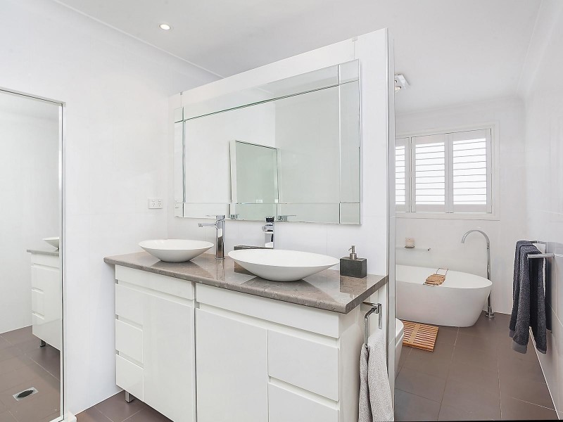 63 Tramway Road, North Avoca NSW 2260
