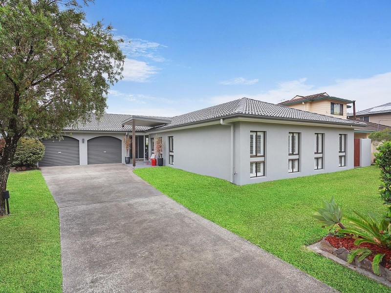 37 Bayline Drive, Point Clare NSW 2250