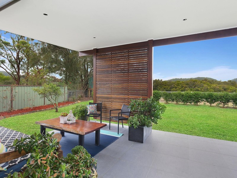 37 Bayline Drive, Point Clare NSW 2250