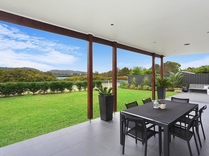 37 Bayline Drive, Point Clare NSW 2250