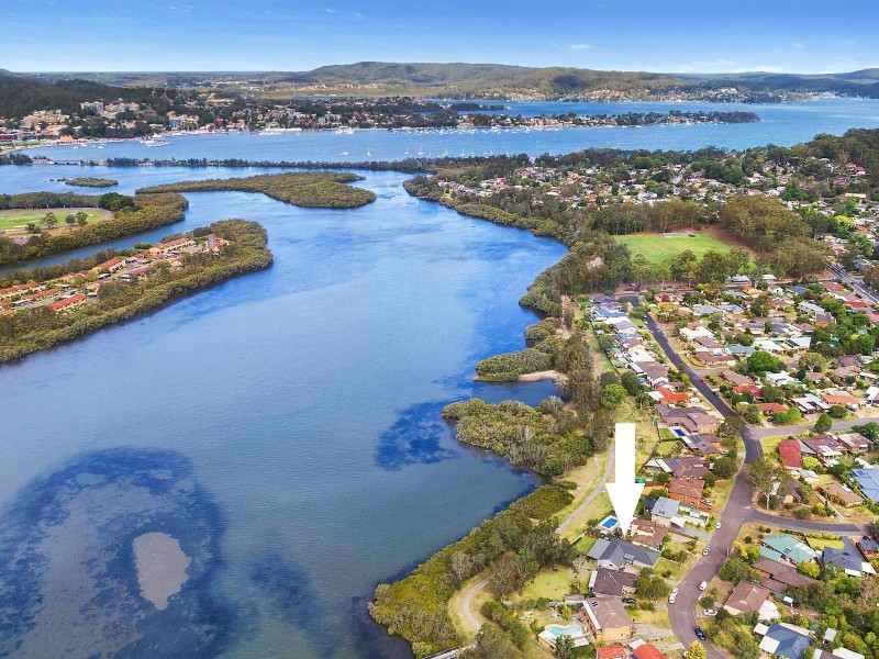 37 Bayline Drive, Point Clare NSW 2250