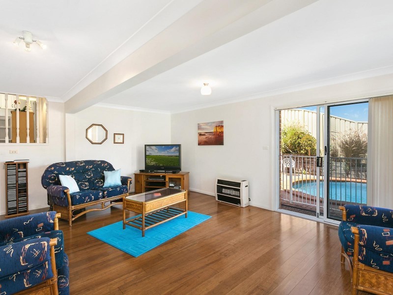 6 Guss Cannon Close, Green Point NSW 2251