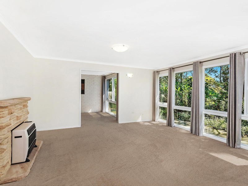 3 Cabbage Tree Avenue, Avoca Beach NSW 2251