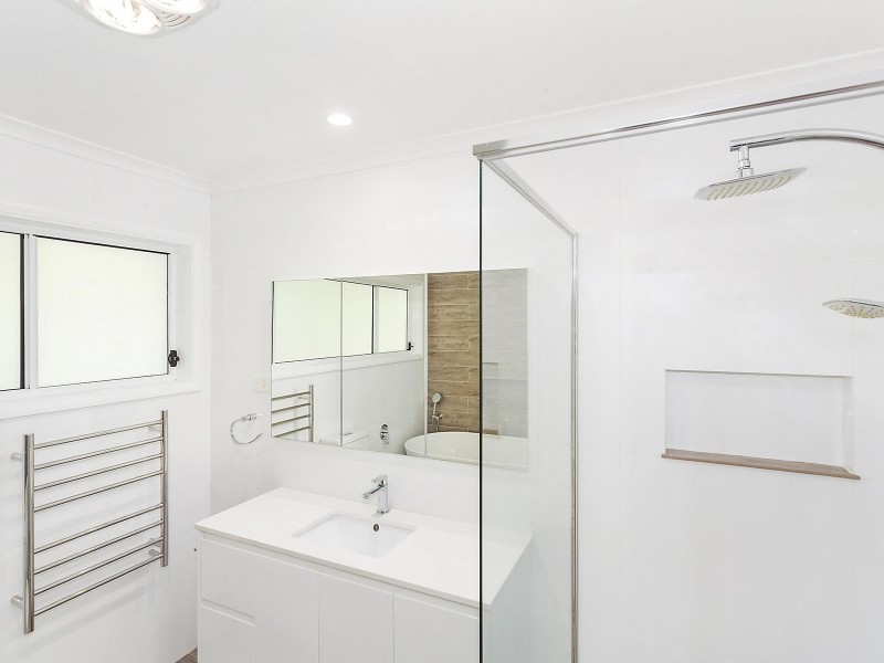 3 Cabbage Tree Avenue, Avoca Beach NSW 2251