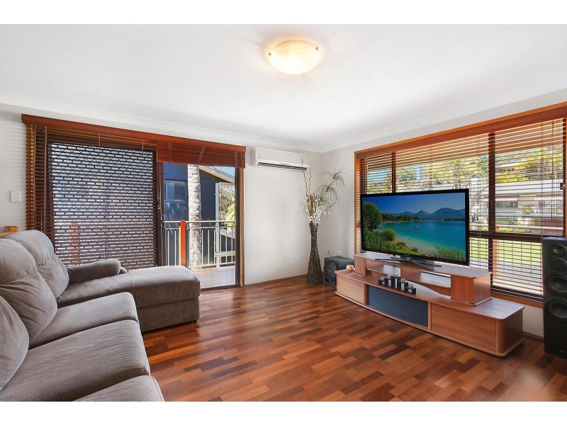 16 Bluewave Crescent, Forresters Beach NSW 2260