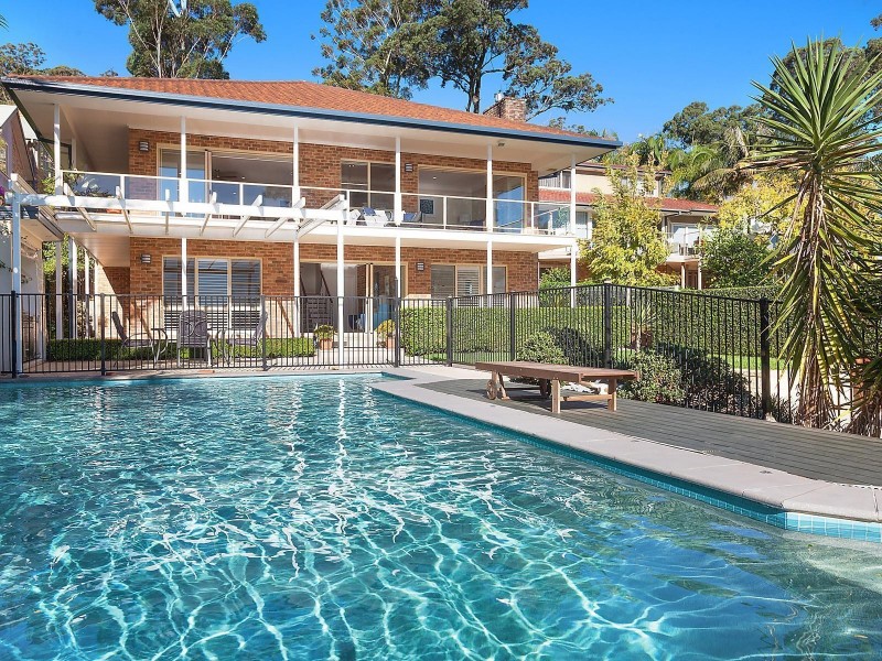 327 Avoca Drive, Green Point NSW 2251