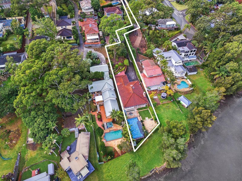 327 Avoca Drive, Green Point NSW 2251