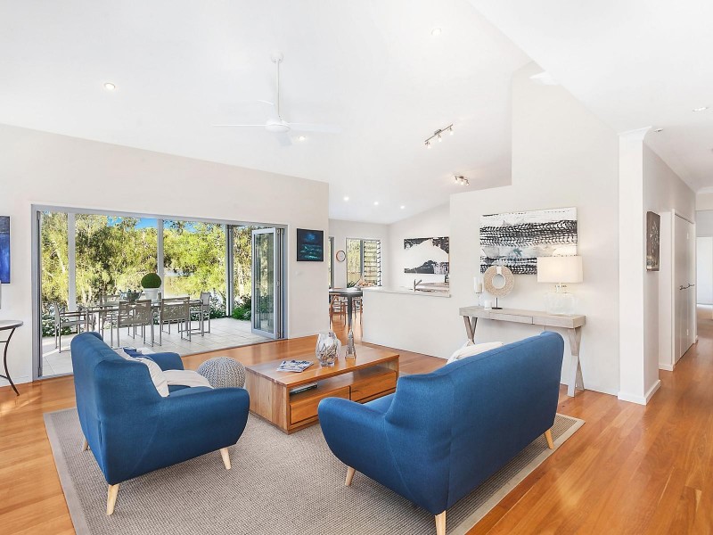 253 The Round Drive, Avoca Beach NSW 2251
