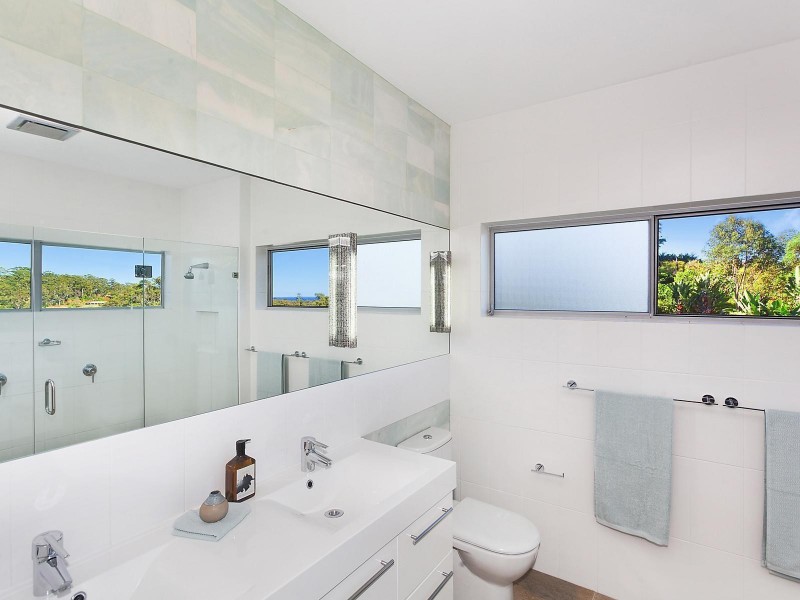 2 Brooks Hill Lane, Wamberal NSW 2260