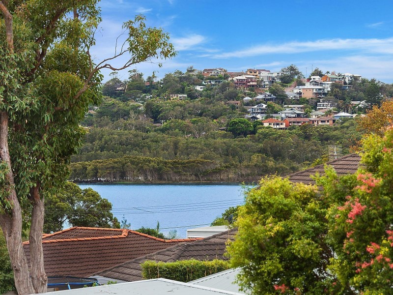 27 Heights Crescent, Wamberal NSW 2260