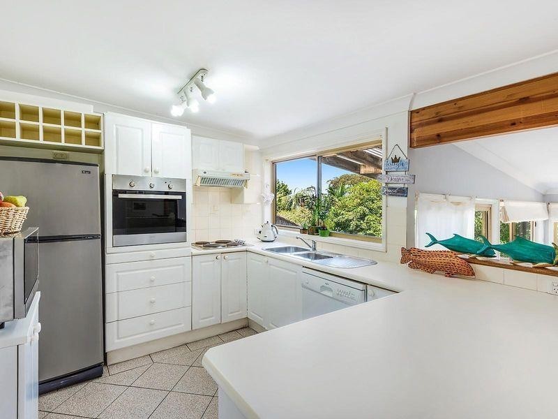 54 McGee Avenue, Wamberal NSW 2260