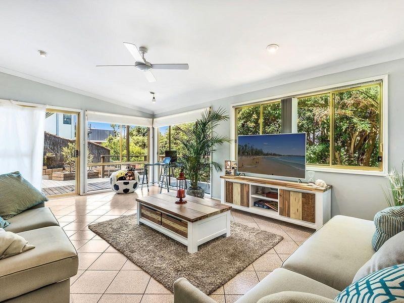 54 McGee Avenue, Wamberal NSW 2260