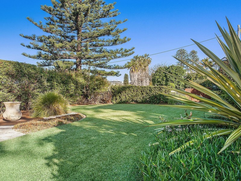 5 Wiles Avenue, Wamberal NSW 2260