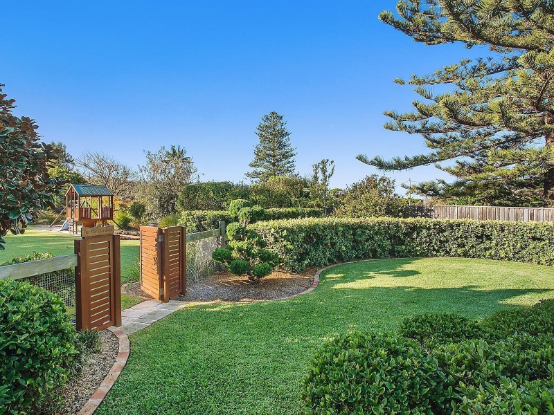 5 Wiles Avenue, Wamberal NSW 2260