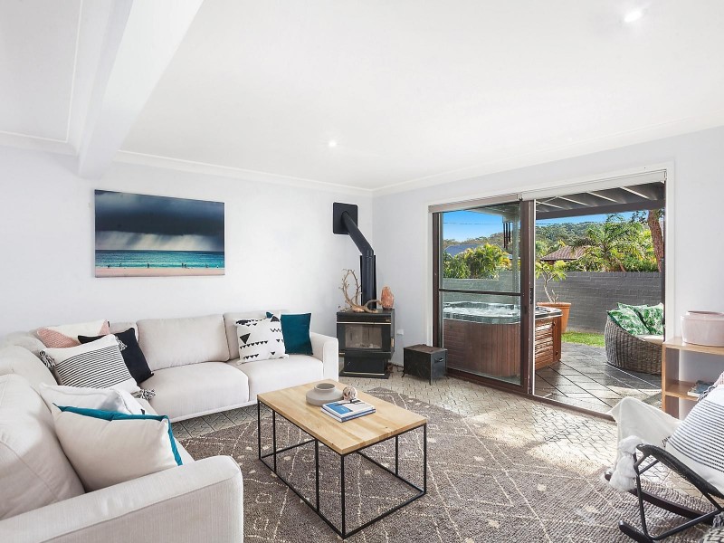 2 Ocean Street, North Avoca NSW 2260