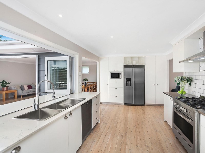 35 Mermaid Drive, Bateau Bay NSW 2261