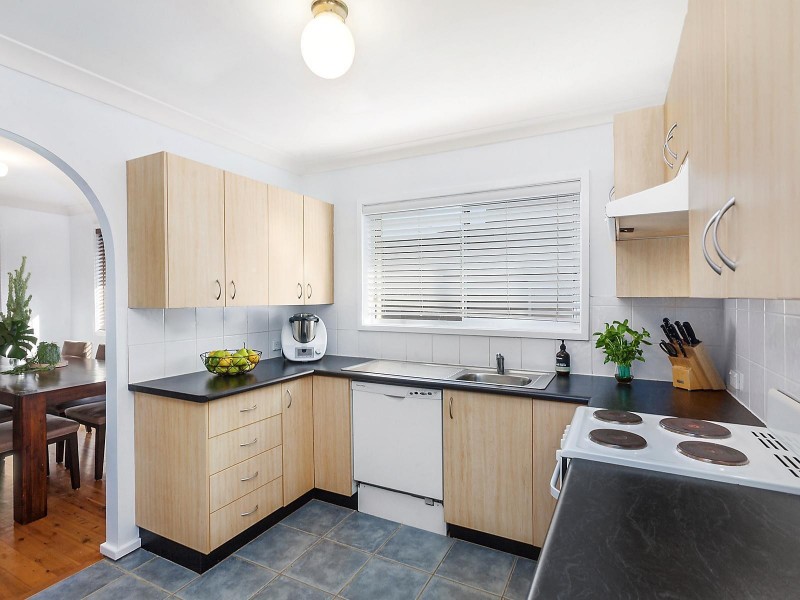 9 Macauley Road, Bateau Bay NSW 2261