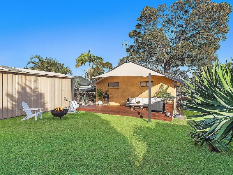9 Macauley Road, Bateau Bay NSW 2261