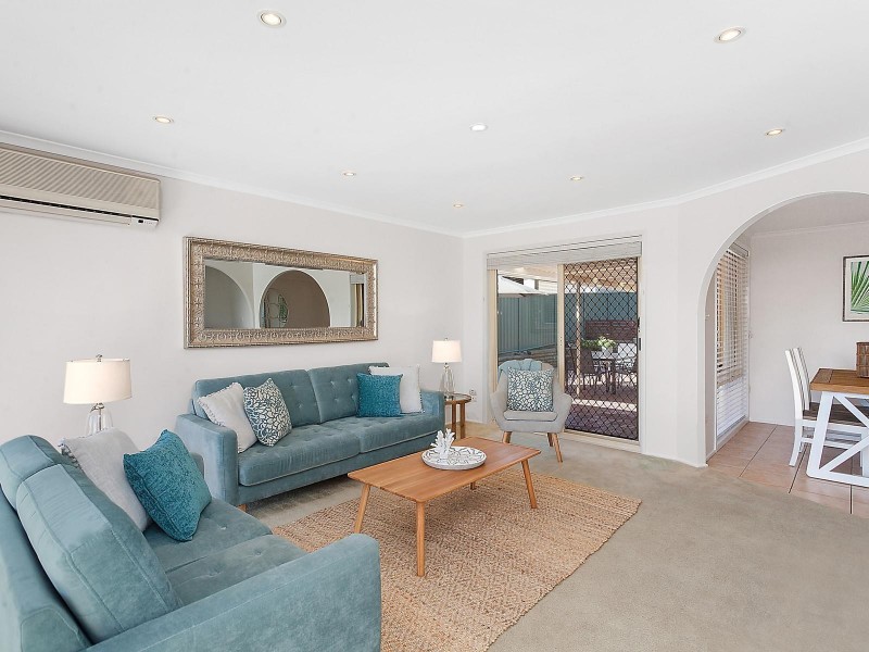 12 Joan Street, Forresters Beach NSW 2260