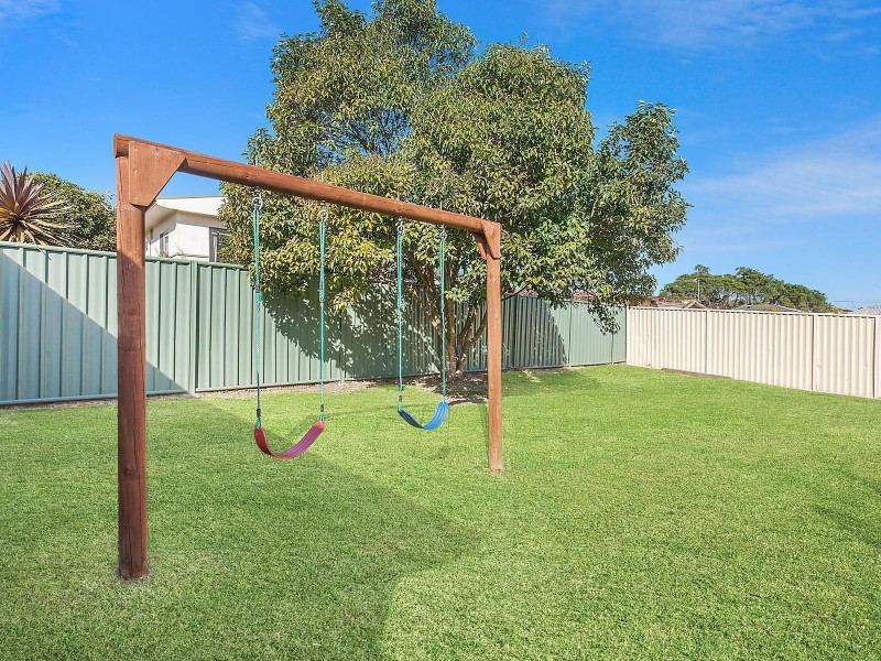 12 Joan Street, Forresters Beach NSW 2260