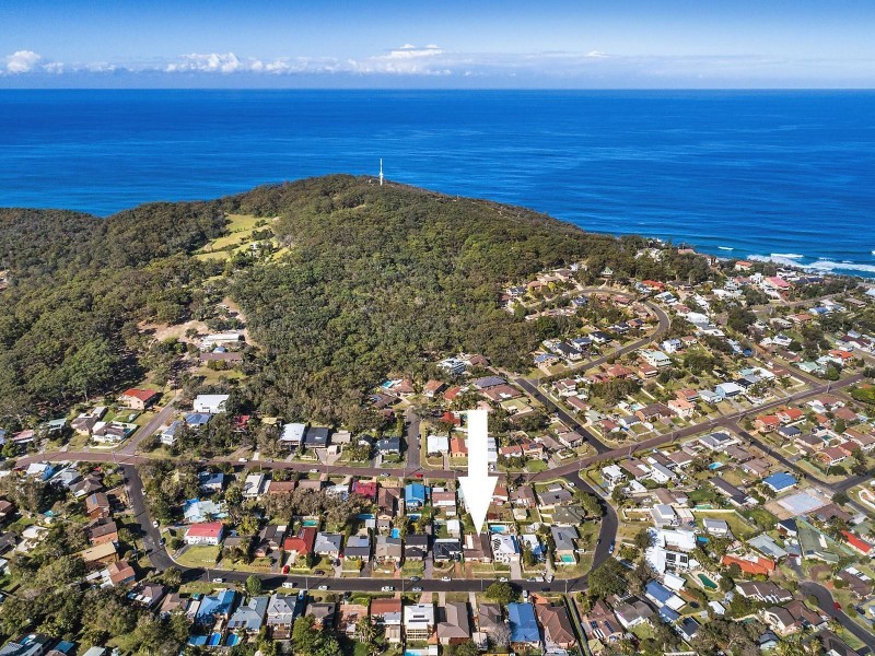 12 Joan Street, Forresters Beach NSW 2260