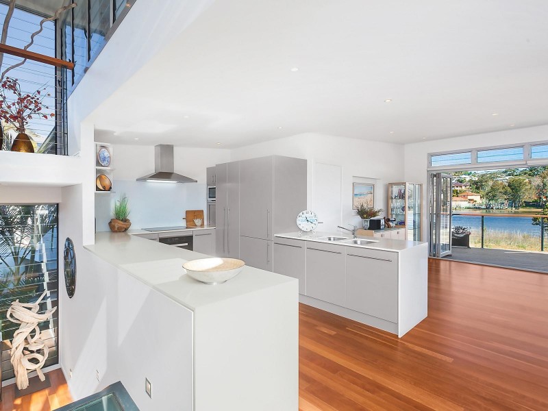 22 Lake View Road, Wamberal NSW 2260