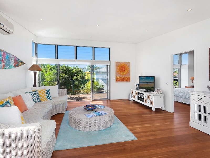 22 Lake View Road, Wamberal NSW 2260