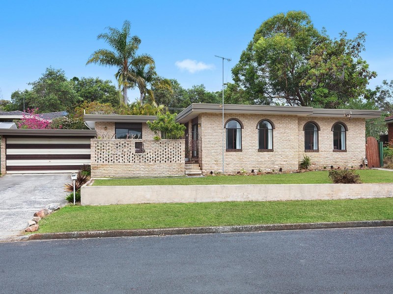 8 Loxton Avenue, Wamberal NSW 2260
