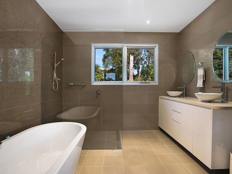 471 The Entrance Road, Erina Heights NSW 2260