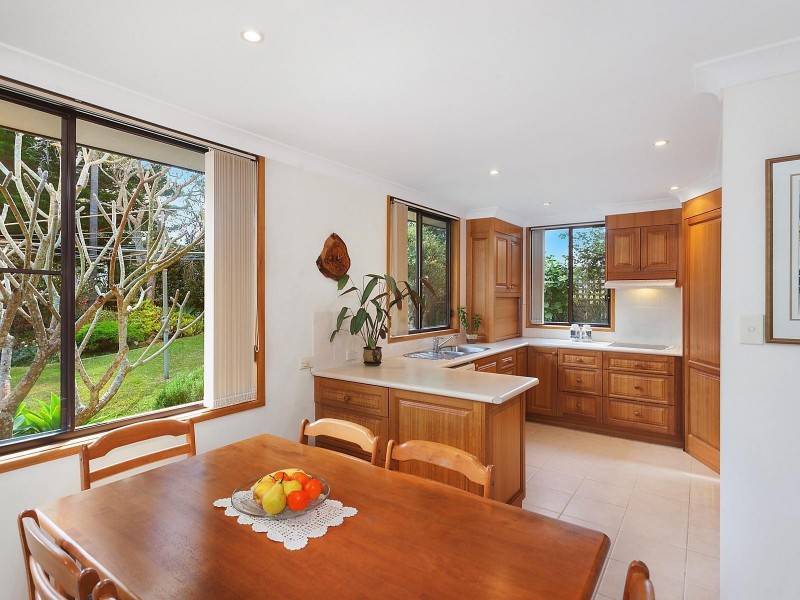 11 Bellevue Crescent, North Avoca NSW 2260