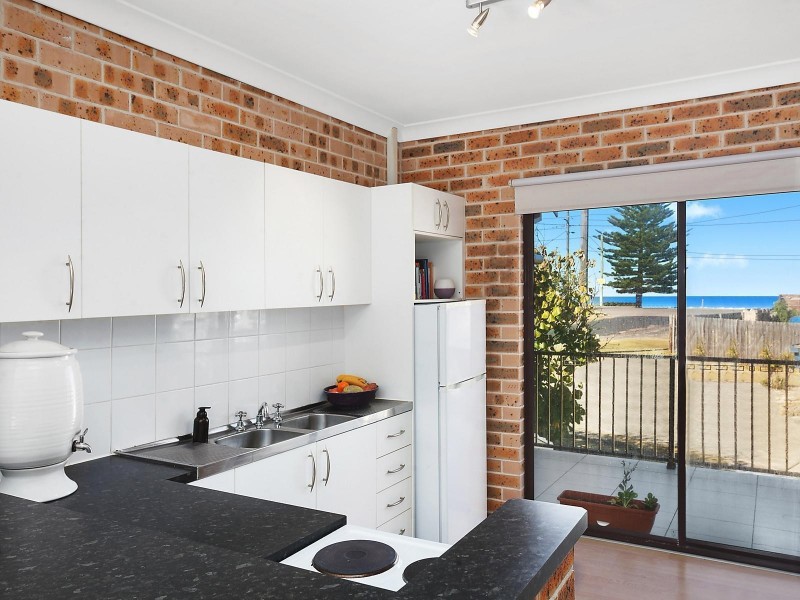 2/4 Del Mar Drive, Copacabana NSW 2251