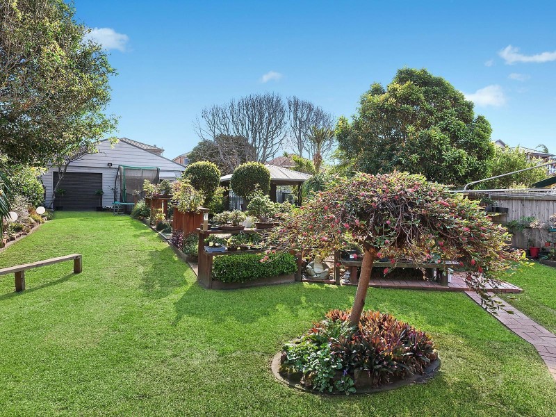53 Werrina Parade, Blue Bay NSW 2261